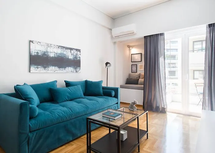 Bright Flat Near The Acropolis By Upstreet